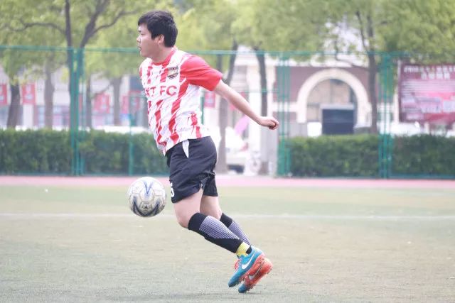 范迪克：取代克洛普非常艰巨但斯洛特干得很好